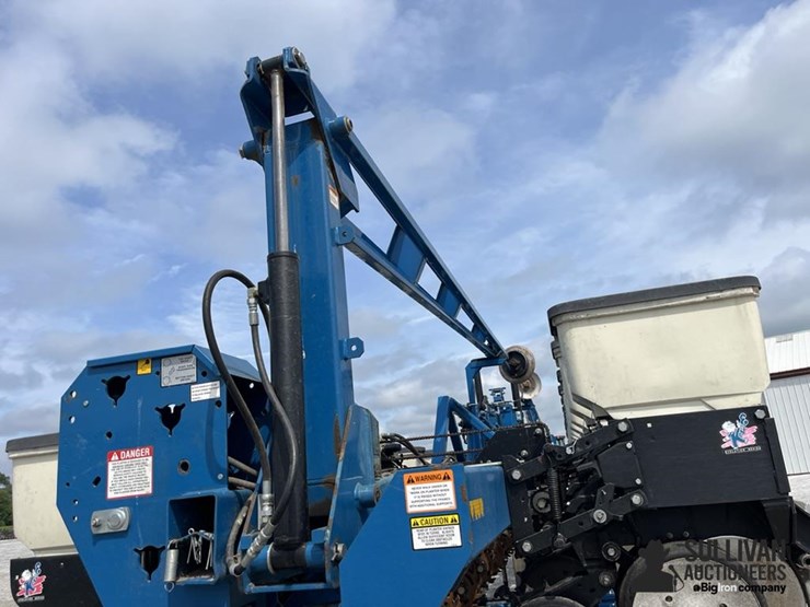2009-kinze-3600-image-10