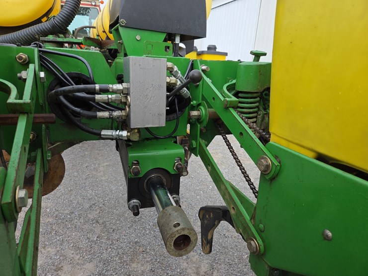john-deere-7200-image-20