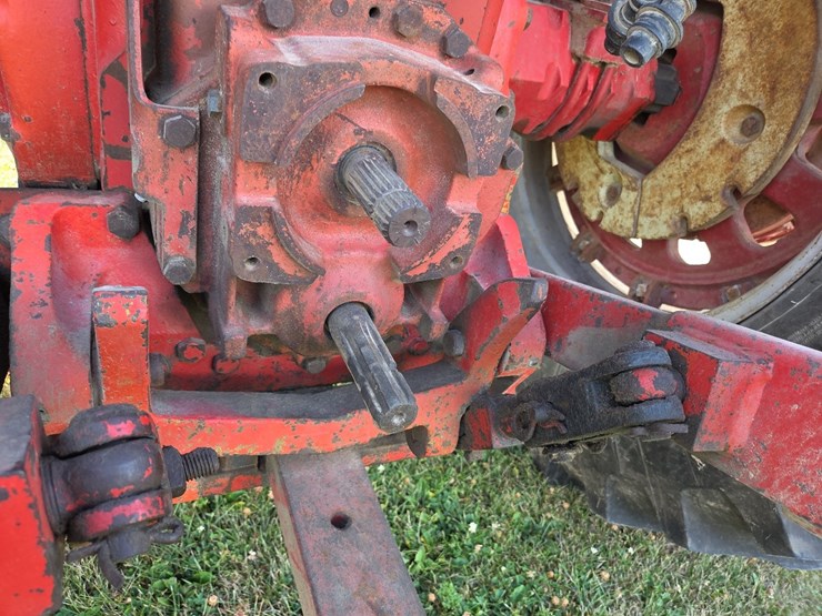 1976-ih-1466-tractor-image-28