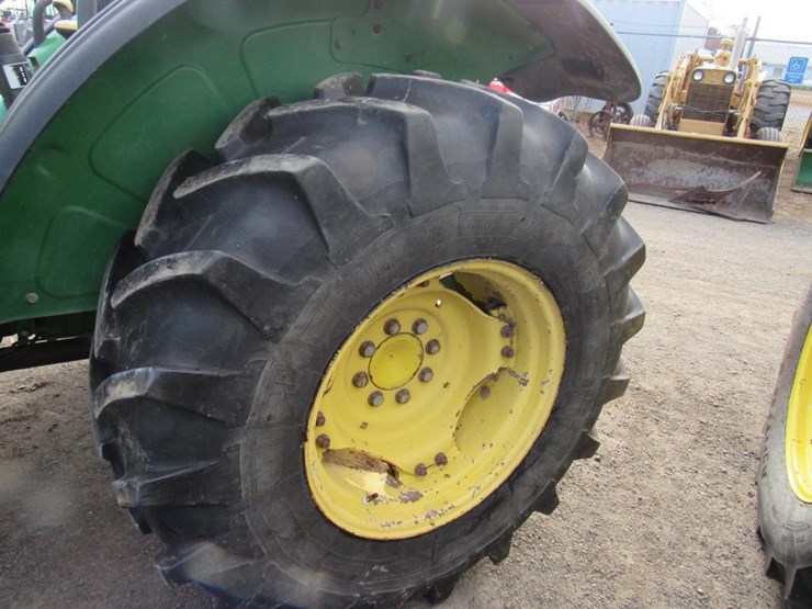 2021-john-deere-5055e-image-13