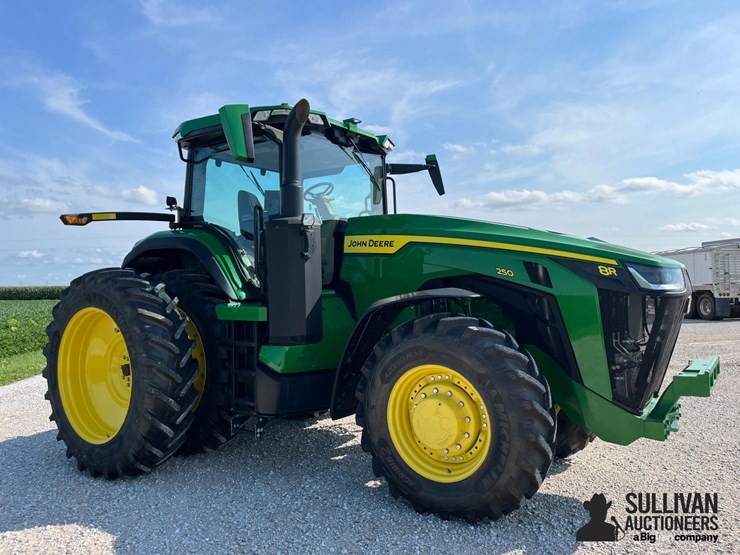 2023-john-deere-8r-250-image-3