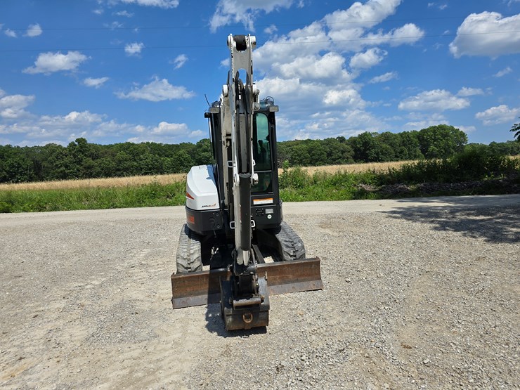 2012-bobcat-e35-image-39