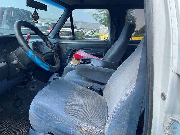 1995-ford-f350-image-9