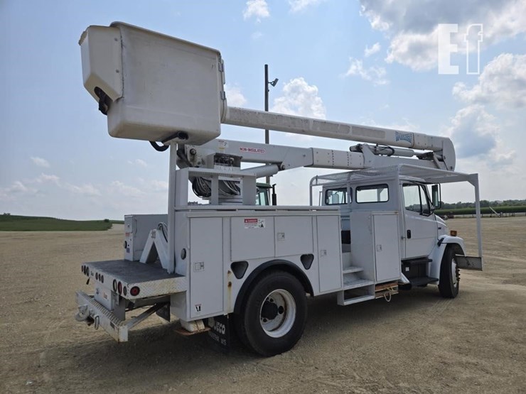 1999-freightliner-fl70-image-10