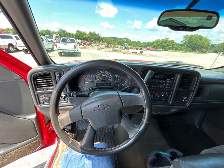 2003-chevrolet-2500hd-image-11