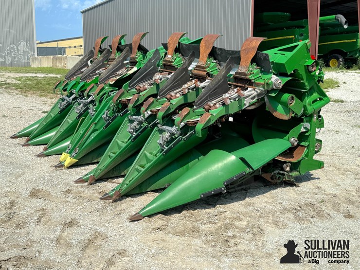2023-john-deere-c12f-image-1