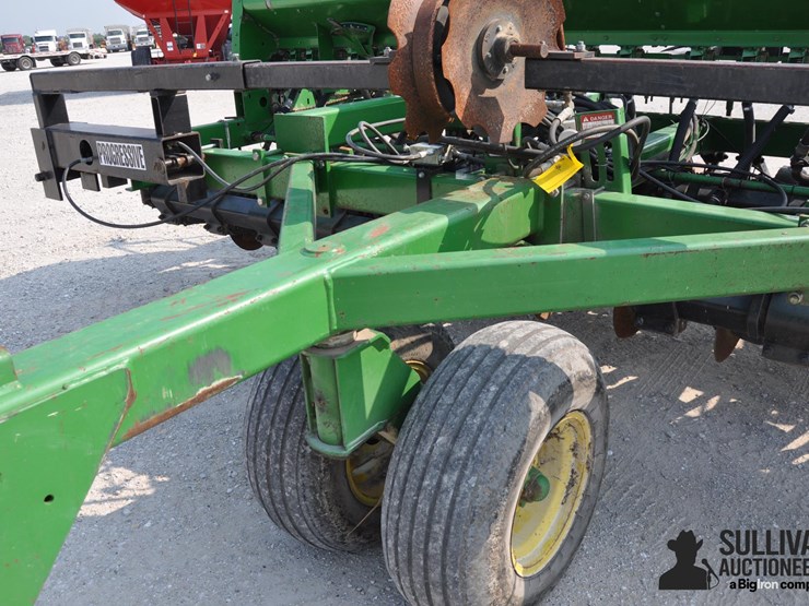 john-deere-750-image-11