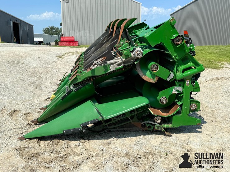 2023-john-deere-c12f-image-6