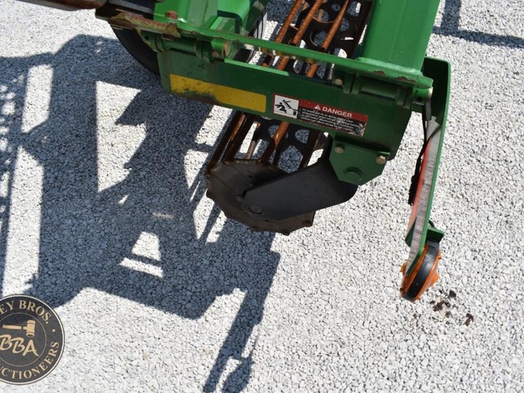 john-deere-200-image-16