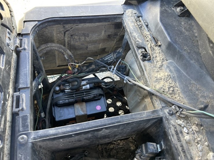 2015-bobcat-3400xl-image-24
