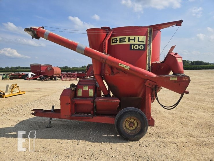 gehl-100-image-2