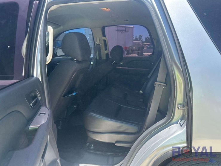 2014-chevrolet-tahoe-image-18