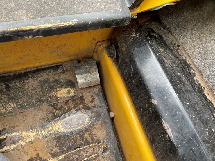 2019-gehl-135-image-39