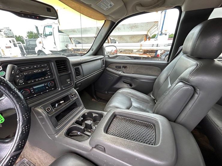 2003-chevrolet-1500-image-11