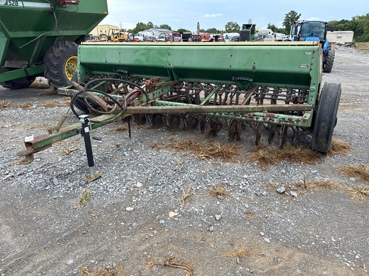 john-deere-8300-image-1