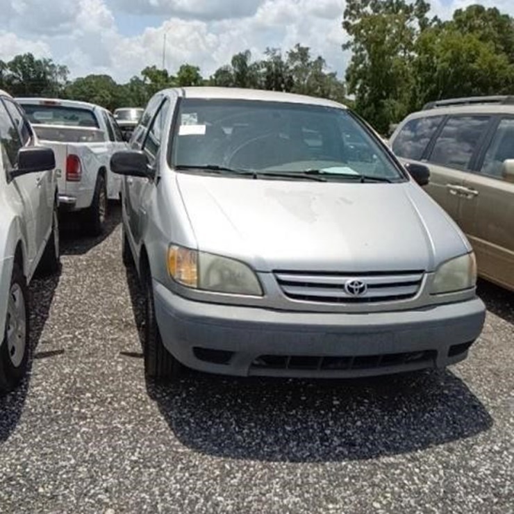 2001 TOYOTA SIENNA