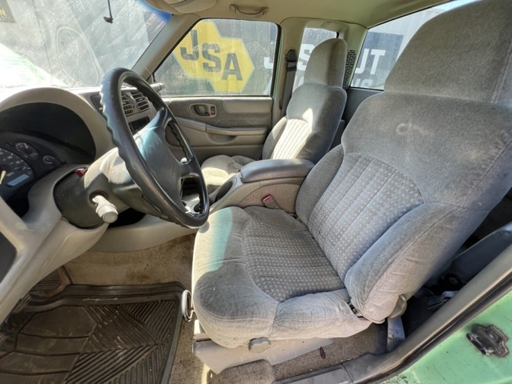 1998-chevrolet-s10-image-23