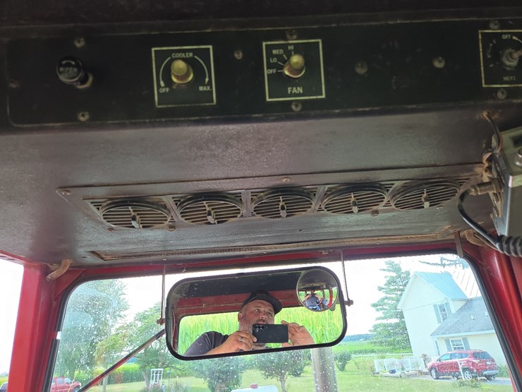 1976-ih-1466-tractor-image-59