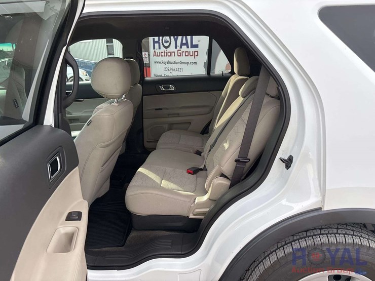 2014-ford-explorer-image-18