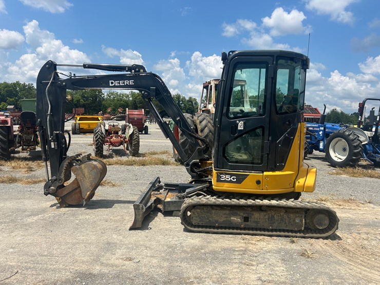 2021-deere-35g-image-2
