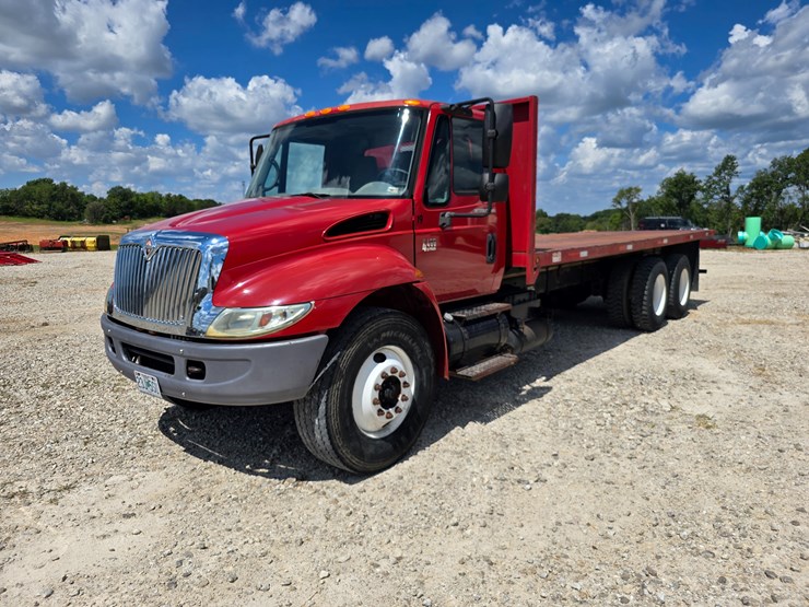 2003-international-durastar-4400-image-3