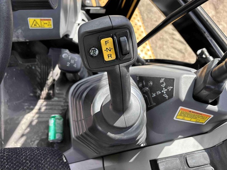 caterpillar-420f2-image-24