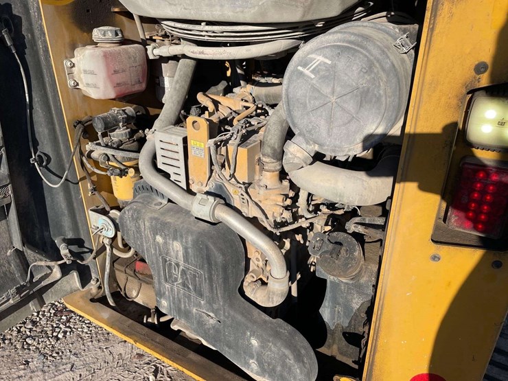 2023-caterpillar-259d3-image-7