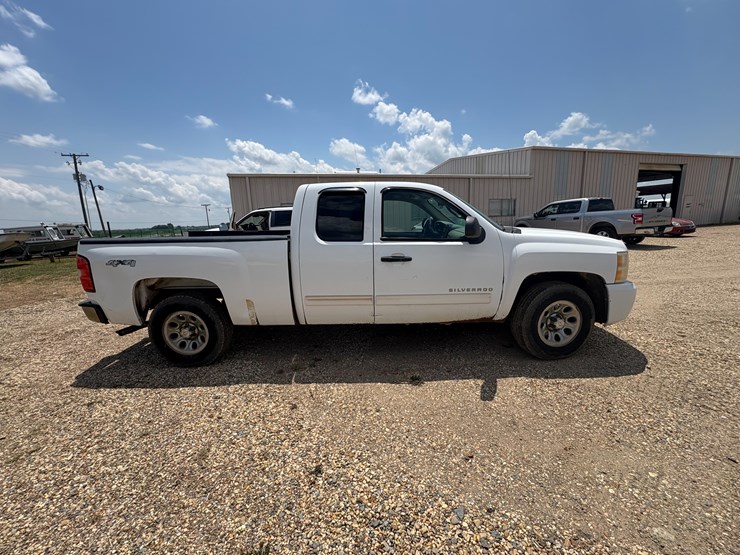 2010-chevrolet-silverado-image-4