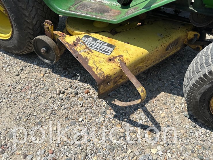 john-deere-210-image-4