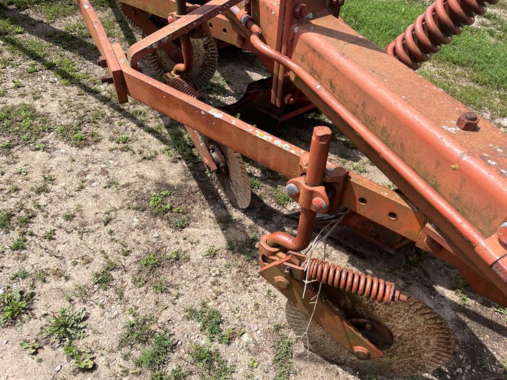 massey-ferguson-880-image-12