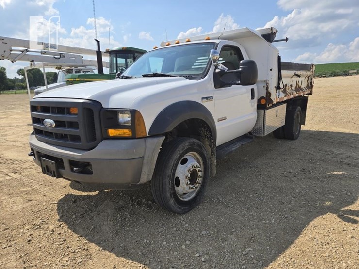 2006-ford-f550-image-3