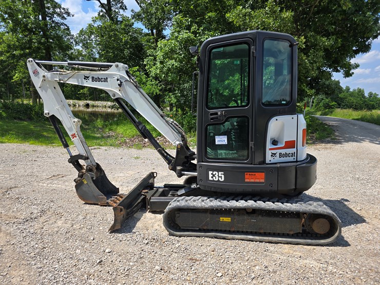 2012-bobcat-e35-image-10