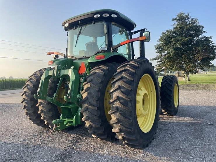 2011-john-deere-8310r-image-9