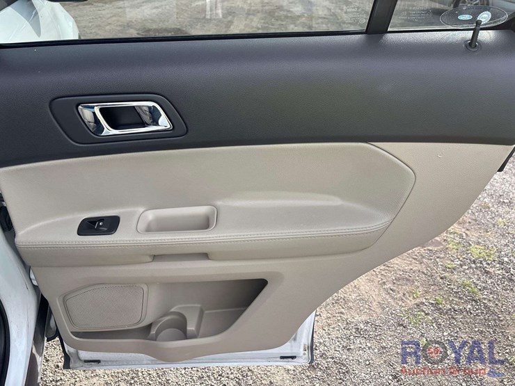 2014-ford-explorer-image-22
