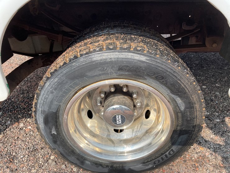2006-ford-f550-xl-image-24