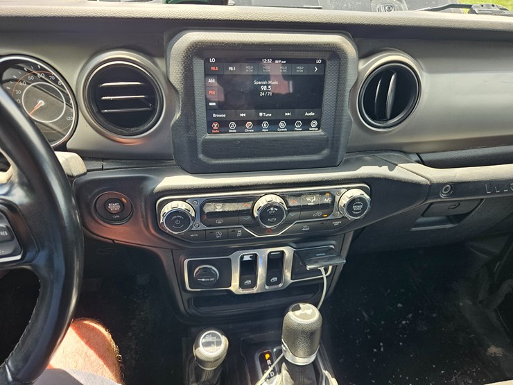 2021-jeep-wrangler-image-43