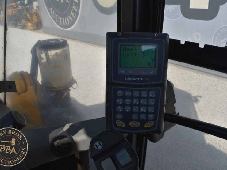 2011-caterpillar-908h-image-47