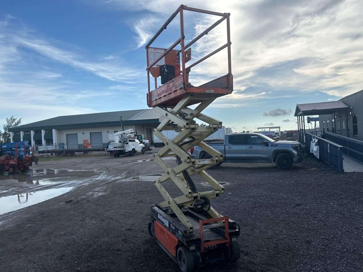 2018-jlg-1932r-image-3