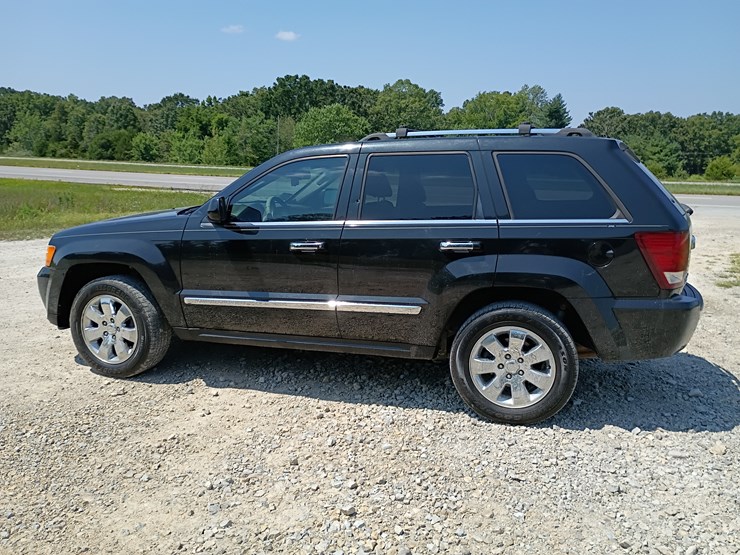 2010-jeep-grand-cherokee-image-7