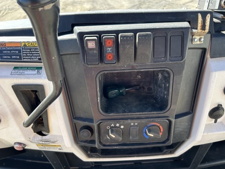 2015-bobcat-3400xl-image-18