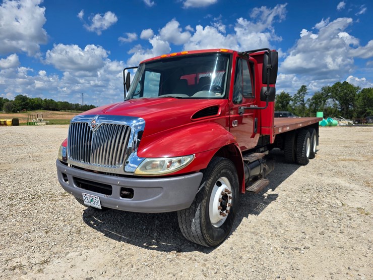 2003-international-durastar-4400-image-1