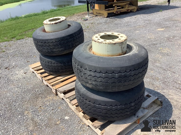 kinze-3700-image-1