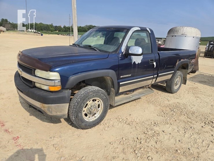 2002-chevrolet-silverado-2500-image-1