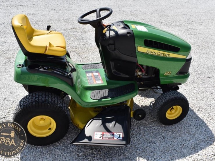 john-deere-102-image-7