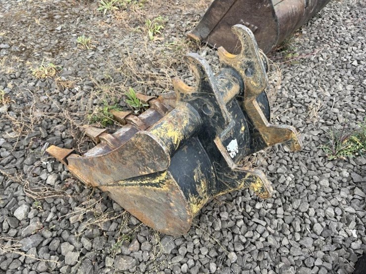 john-deere-24-image-3