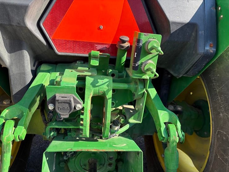 2015-john-deere-5055e-image-13