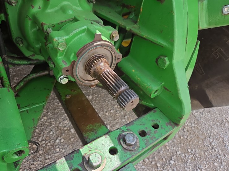 john-deere-8310-image-22