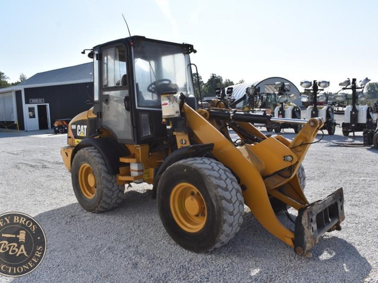 2011-caterpillar-908h-image-21