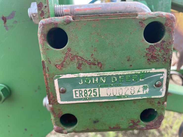 john-deere-825-image-13