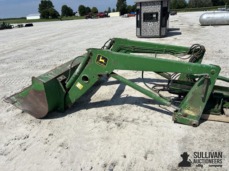 john-deere-720-image-3